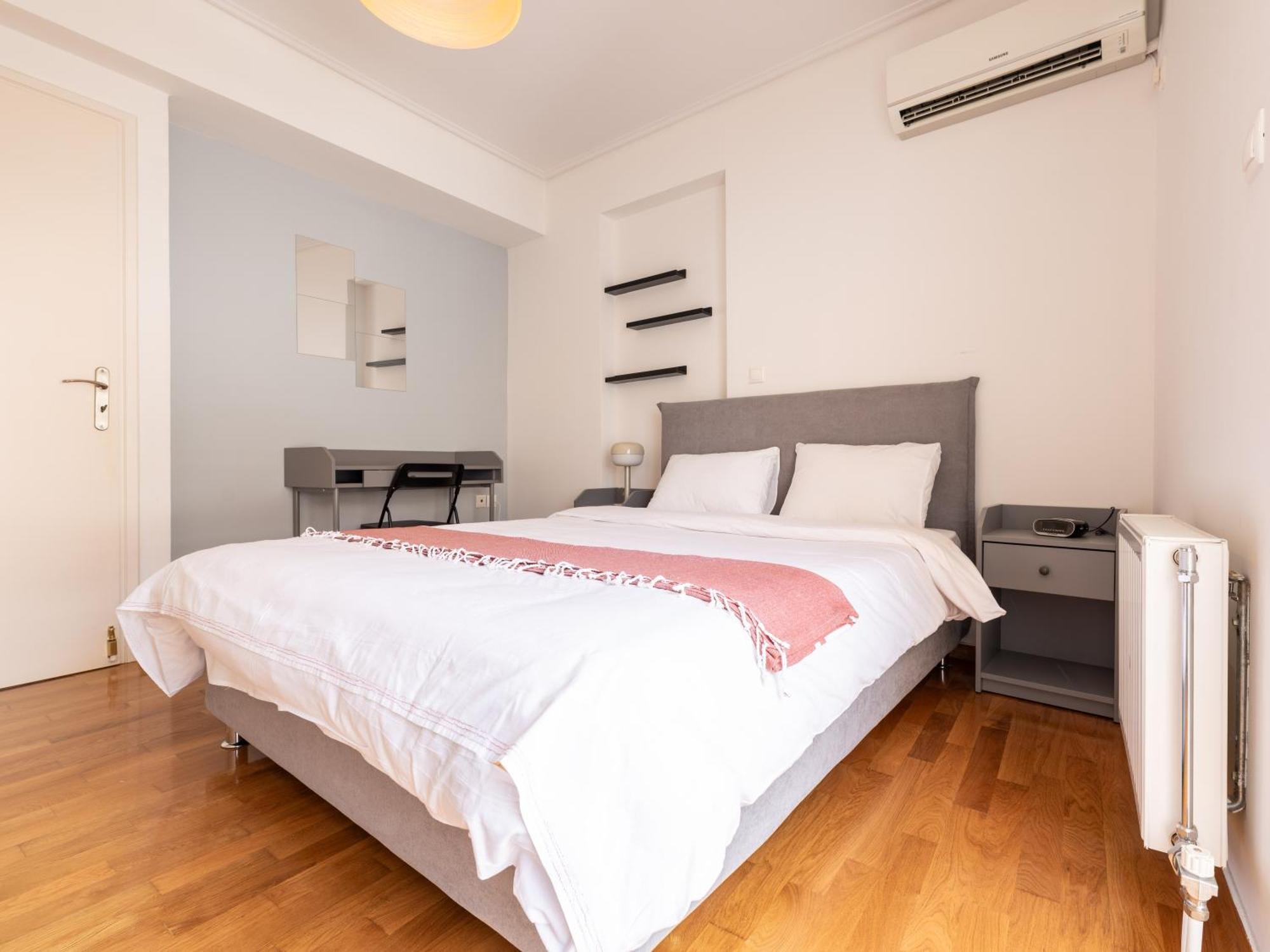 Апартаменти Athens Retreat 1-Bdr Apt Close To Metro Station Екстер'єр фото